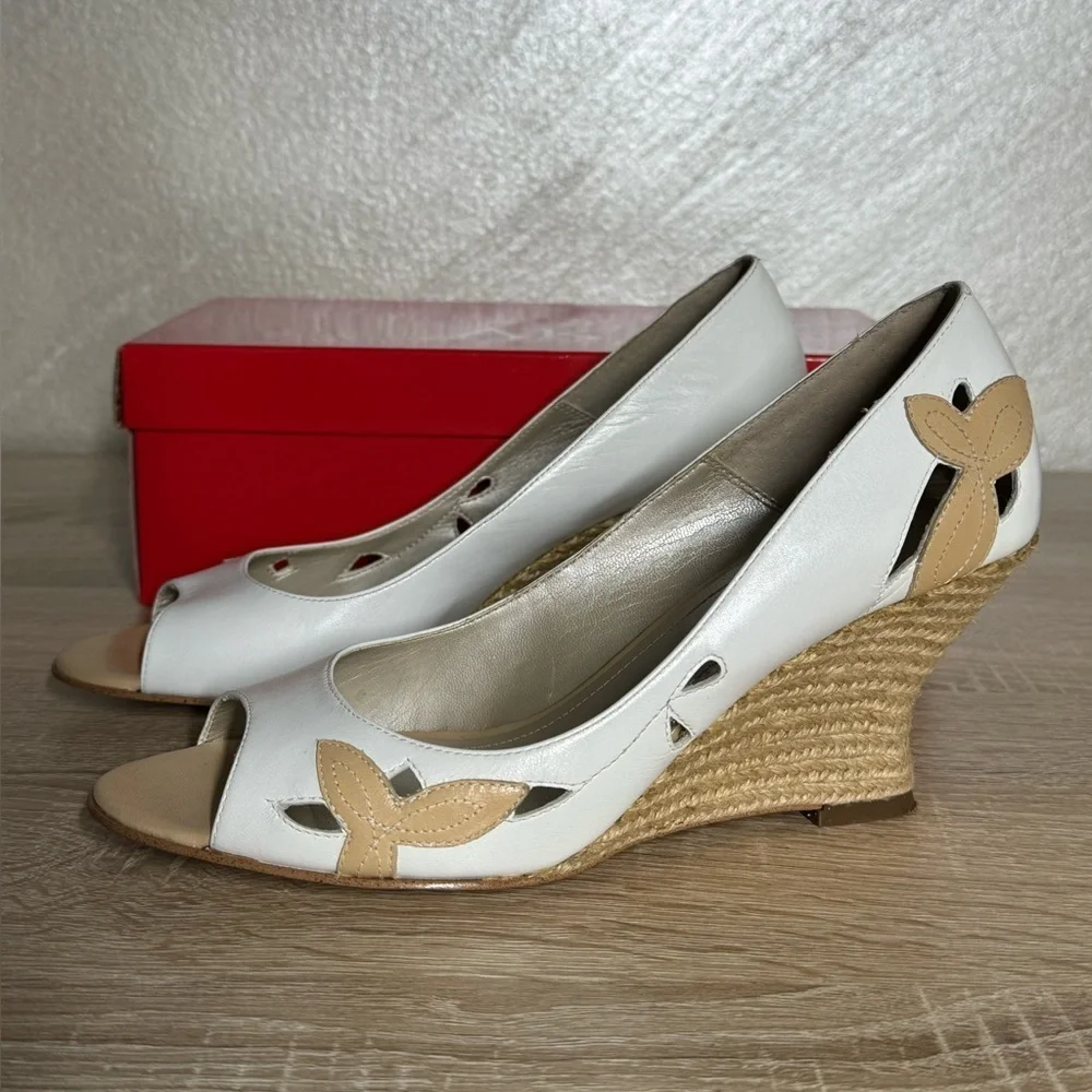 Anne Klein Women 7M Sylvie White/Tan Leather Cut Out Open Toe Wedge Shoes
